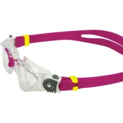 AQUASPHERE Kayenne Small Compact Clear Lenses Schwimmbrille Transparent Raspberry 7 AQUASPHERE Kayenne Small Compact Clear Lenses Schwimmbrille Transparent Raspberry -Schwimmausrüstung 67572990630c Aquasphere KAYENNE SMALL LENSES CLEAR transparent raspberry