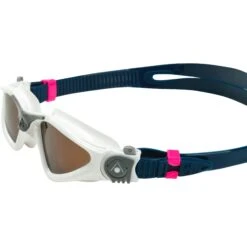 AQUASPHERE Kayenne Small Compact Clear Polarized Brown Lenses Schwimmbrille Weiß Grau -Schwimmausrüstung 67572990836d Aquasphere KAYENNE SMALL LENS POL BROW Schwimmbrille white gray